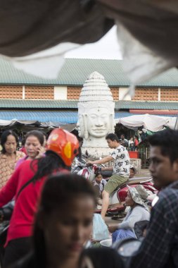 Kamboçya, Kampong Thom - Kasım, 2017: Khmer markette Psar Kampong thom Kamboçya Kampong Thom şehir içinde kare