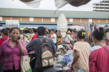 Kamboçya, Kampong Thom - Kasım, 2017: Khmer markette Psar Kampong thom Kamboçya Kampong Thom şehir içinde kare