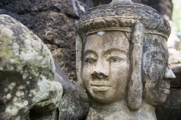 Escultura Escultura Pedra Templo Khmer Prasat Kuha Nokor Sul Cidade — Fotografia de Stock