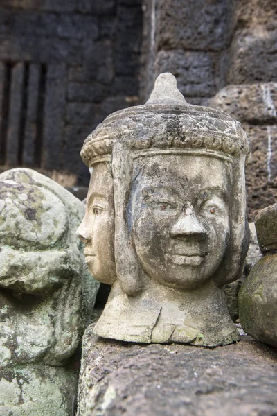 Heykel, Khmer tapınağı, Prasat Kuha Nokor Kamboçya Kampong Thom şehir güneyinde oyma taş
