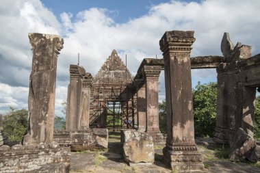 Kamboçya, Sra Em - 12 Kasım 2017: Khmer tapınaklar Srayong kasabanın doğusunda Prsat Preah Vihear kalıntıları