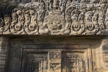 Kamboçya, Sra Em - 12 Kasım 2017: Srayong şehrin doğusunda Prsat Preah Vihear harap Khmer tapınaklar ayrıntılarını