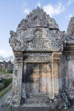 Kamboçya, Sra Em - 12 Kasım 2017: Srayong şehrin doğusunda Prsat Preah Vihear harap Khmer tapınaklar ayrıntılarını