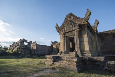 Kamboçya, Sra Em - 12 Kasım 2017: Khmer tapınaklar Srayong kasabanın doğusunda Prsat Preah Vihear kalıntıları