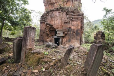 Prasat Neak Buos, Khmer tapınak şehrin Northwaest Kamboçya Preah Vihear kuzeyinde Sra Em kasabanın doğusunda