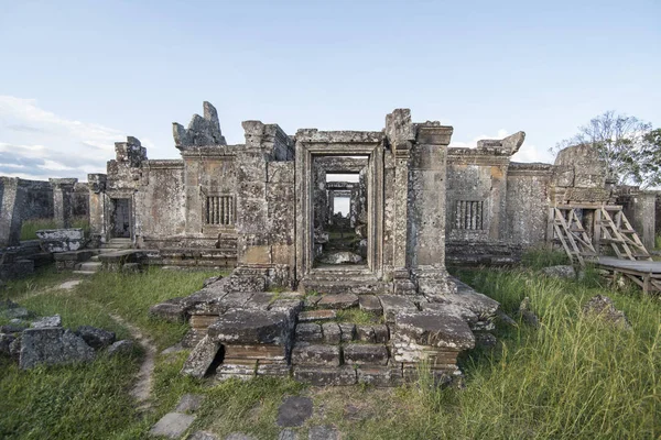 Srayong の町の東 Prsat プレアヴィヒアのクメール寺院のカンボジア Sra 2017 — ストック写真