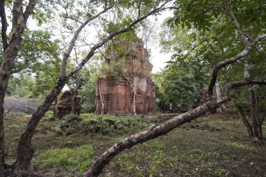 Prasat Neak Buos, Khmer tapınak şehrin Northwaest Kamboçya Preah Vihear kuzeyinde Sra Em kasabanın doğusunda