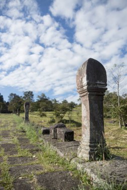 Prsat Preah Vihear şehrin Sra Em Kuzeybatı Kamboçya Preah Vihear il kuzeyindeki Khmer tapınaklar