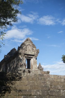 Prsat Preah Vihear şehrin Sra Em Kuzeybatı Kamboçya Preah Vihear il kuzeyindeki Khmer tapınaklar