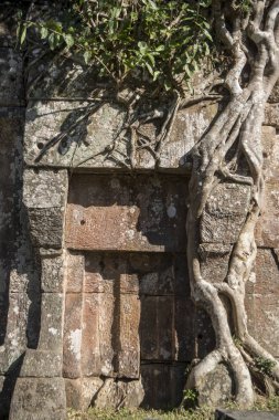 Prsat Preah Vihear şehrin Sra Em Kuzeybatı Kamboçya Preah Vihear il kuzeyindeki Khmer tapınaklar