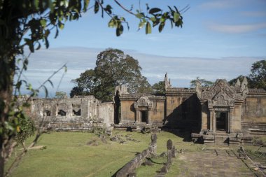 Prsat Preah Vihear şehrin Sra Em Kuzeybatı Kamboçya Preah Vihear il kuzeyindeki Khmer tapınaklar