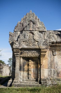 Prsat Preah Vihear şehrin Sra Em Kuzeybatı Kamboçya Preah Vihear il kuzeyindeki Khmer tapınaklar