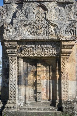 Prsat Preah Vihear şehrin Sra Em Kuzeybatı Kamboçya Preah Vihear il kuzeyindeki Khmer tapınaklar