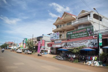 Kamboçya, Sra Em - 12 Kasım 2017: yerel Pazar köyünde yoIda 