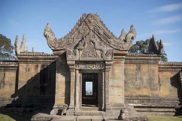 Prsat Preah Vihear şehrin Sra Em Kuzeybatı Kamboçya Preah Vihear il kuzeyindeki Khmer tapınaklar