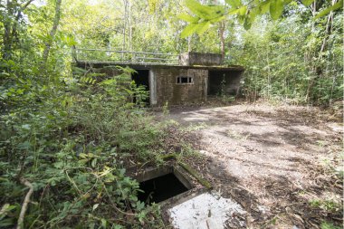 Kamboçya, Anlong Veng - Kasım, 2017: Choam town yakınındaki ve kuzeyinde kasaba, Anlong Veng Northwaest Kamboçya Oddar Meanchey il Dangrek dağ dizi ormanda Pol Pot hanesi.  