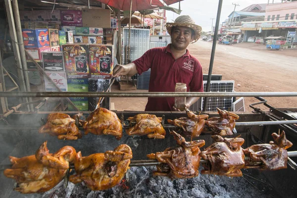 Cambodja Anlong Veng November 2017 Een Chicken Grill Restaurant Stad — Stockfoto