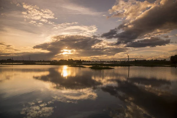 Kamboçya, Anlong Veng - Kasım, 2017: The Ta Mok Lake, kasaba, Anlong Veng Northwaest Kamboçya Oddar Meanchey il.  