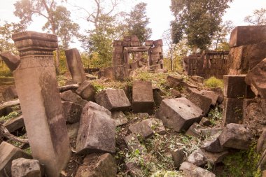 Kamboçya, Sra Em - Kasım, 2017: Khmer tapınağı, Prasat Kuck Prasat Neak Buos kuzeyinde şehir Northwaest Kamboçya Preah Vihear Sra Em kasabanın doğusunda yakın.