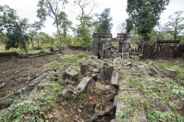 Kamboçya, Sra Em - Kasım, 2017: Khmer tapınağı, Prasat Kuck Prasat Neak Buos kuzeyinde şehir Northwaest Kamboçya Preah Vihear Sra Em kasabanın doğusunda yakın.