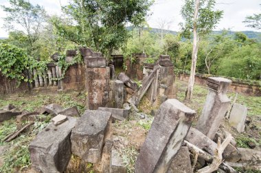 Kamboçya, Sra Em - Kasım, 2017: Khmer tapınağı, Prasat Kuck Prasat Neak Buos kuzeyinde şehir Northwaest Kamboçya Preah Vihear Sra Em kasabanın doğusunda yakın.