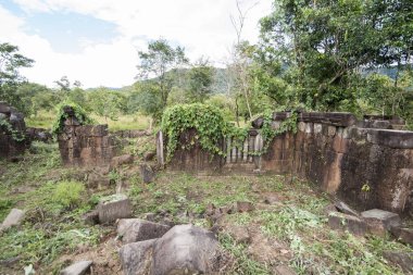 Kamboçya, Sra Em - Kasım, 2017: Khmer tapınağı, Prasat Kuck Prasat Neak Buos kuzeyinde şehir Northwaest Kamboçya Preah Vihear Sra Em kasabanın doğusunda yakın.