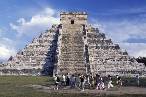 Isla Mujeres México Enero 2009 Las Ruinas Mayas Con Pirámide — Foto de Stock