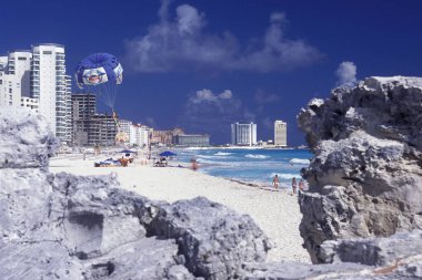Meksika, Cancun - Ocak 2009: A Beach Cancun Yucatan içinde il Quintana Roo Meksika Orta Amerika'da üzerinde yakınındaki.  