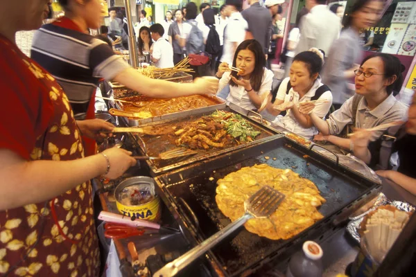 Människor Streetfood Restaurang Centrum Seoul Sydkorea Eastaasia Undkorea Seoul Maj — Stockfoto