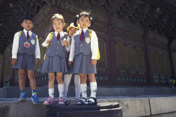 Niños Escuela Gyeongbokgung Palacio Kyongbokkung Ciudad Seúl Corea Del Sur —  Fotos de Stock