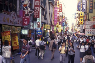 bir alışveriş caddesi Eastaasia Güney Kore'de Seul şehir. Southkorea, Seoul, Mayıs 2006