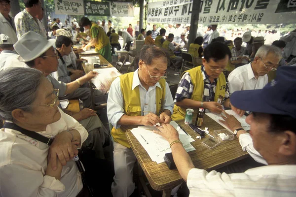 Пожилые Люди Медицинском Осмотре Тапколь Прк Городе Сеул Южной Корее — стоковое фото