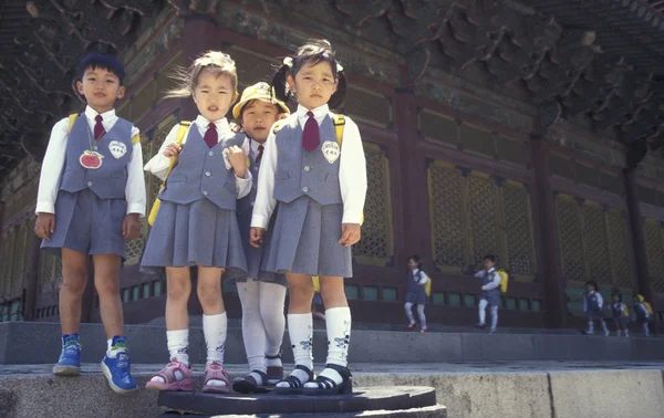 Niños Escuela Gyeongbokgung Palacio Kyongbokkung Ciudad Seúl Corea Del Sur —  Fotos de Stock