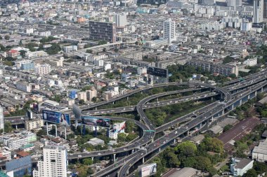 bir yol ve trafik Baiyoke Sky Hotel Southeastasia Tayland Bangkok şehir görünümünde. Tayland, Bangkok, Kasım, 2018