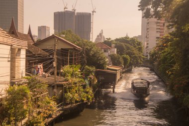 bir taşıma tekne Khlong Saen Saeb Southeastasia Tayland Bangkok Şehir taksi. Tayland, Bangkok, Kasım, 2018