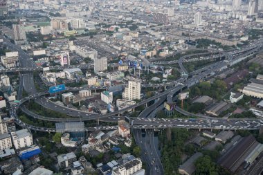 bir yol ve trafik Baiyoke Sky Hotel Southeastasia Tayland Bangkok şehir görünümünde. Tayland, Bangkok, Kasım, 2018