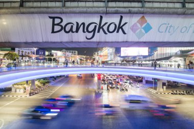 bir yol ve skytrain Siam Square Southeastasia Tayland Bangkok şehir. Tayland, Bangkok, Kasım, 2018