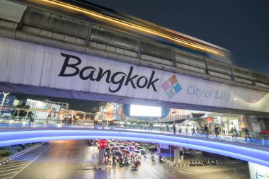 bir yol ve skytrain Siam Square Southeastasia Tayland Bangkok şehir. Tayland, Bangkok, Kasım, 2018