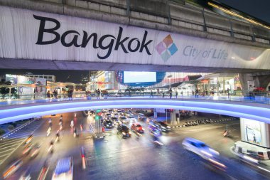 bir yol ve skytrain Siam Square Southeastasia Tayland Bangkok şehir. Tayland, Bangkok, Kasım, 2018