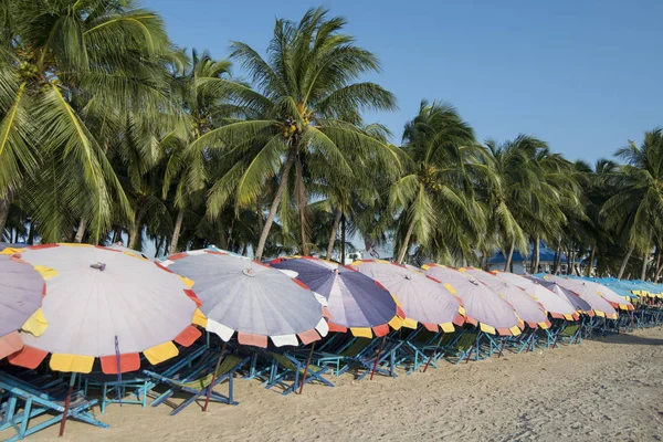 Parapluies Chaise Longue Plage Bang Saen Bangsaen Dans Province Chonburi — Photo