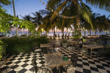 Bang Saen Beach Tayland Provinz Chonburi Bangsaen Town, günbatımında. Tayland, Bangsaen, Kasım, 2018