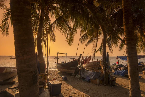 Tayland Provinz Chonburi Bangsaen kasaba Bang Saen sahilde balık tutma kumsalda. Tayland, Bangsaen, Kasım, 2018