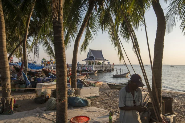 Lang Beach Halk Parkı Provinz Chonburi Tayland Bangsaen Town, Bang Saen sahilde balık tutma kumsalda. Tayland, Bangsaen, Kasım, 2018