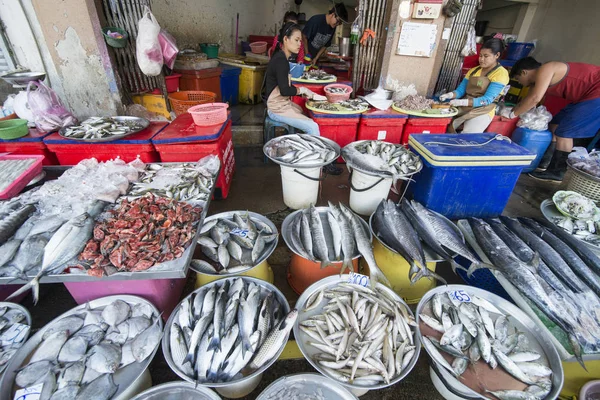 Balık Pazarı'Si Racha Provinz Chonburi Tayland içinde şehir merkezinde gün markette. Tayland, Bangsaen, Kasım, 2018