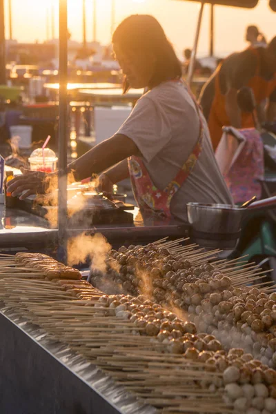 Langostinos Mercado Nocturno Calle Peatonal Costa Laemtan Playa Bang Saen — Foto de Stock