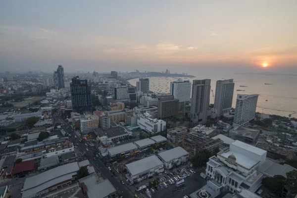 the view from the Rooftop Bar at the Grand Centre Point Pattaya in the city of Pattaya in the Provinz Chonburi in Thailand.  Thailand, Pattaya, November, 2018