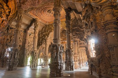 Ahşap Sanctuary of Truth Temple Provinz Chonburi Tayland Pattaya şehir içi. Tayland, Pattaya, Kasım, 2018
