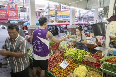 Yerel sabah gıda pazarı Provinz Chonburi Tayland Pattaya şehir. Tayland, Pattaya, Kasım, 2018