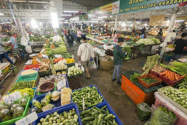 Yerel sabah gıda pazarı Provinz Chonburi Tayland Pattaya şehir. Tayland, Pattaya, Kasım, 2018