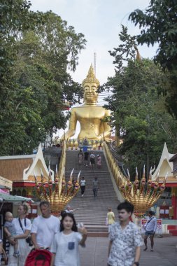 Wat Phra Yai Provinz Chonburi Tayland Pattaya şehir Buda tepe üzerinde Buddha. Tayland, Pattaya, Kasım, 2018